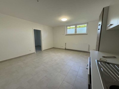 Helle 2-Zimmer Wohnung im Souterrain in Lohmar, frisch renoviert