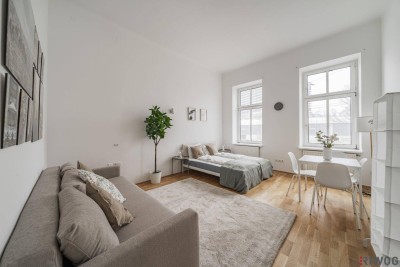 RETRO-CHIC II ALTBAUWOHNUNG MIT EIGENGARTEN IM INNENHOF II AIRBNB oder SELBST EINZIEHEN II SOFORT NUTZBAR II NÄHE U6/AKH/VOLKSOPER/WUK