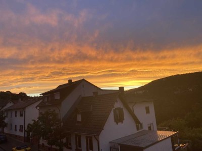 Neuwertige 4-Raum-Wohnung mit Balkon und Terrasse sowie Einbauküche in DÜW