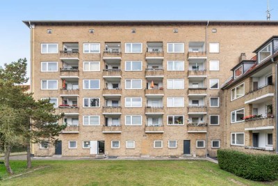 Modernisierte 2,5-Zimmer-Wohnung mit Balkon & Aufzug zur Miete in Lübeck -Wentzel Dr.