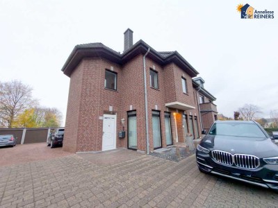 Top Lage in Wassenberg: Wohn- und Geschäftshaus mit Praxis und zwei Wohneinheiten