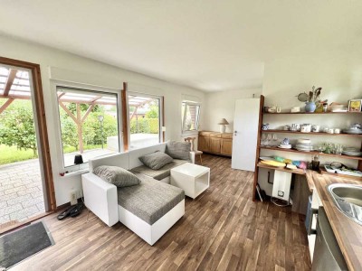 Heller moderner Bungalow am See