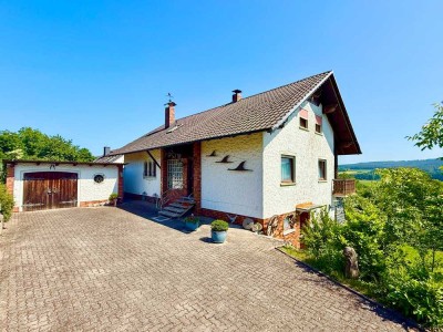 Attraktives Zweifamilienhaus mit Garten in sehr gefragter Lage von Burgkunstadt OT