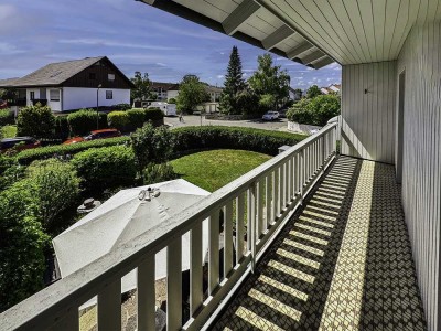 In Bestlage: Gepflegte 5 - Zimmer DHH auf großem Eckgrundstück mit Terrasse, EBK und Doppelgarage