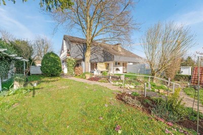 Lichtdurchflutetes Zweifamilienhaus in ruhiger Lage von Wendlingen-Bodelshofen