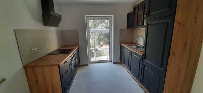 Erstbezug nach Sanierung mit Einbauküche: 3-Zimmer-Erdgeschosswohnung mit geh. Innenausstattung