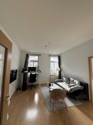 2-Zimmer-Wohnung, ca. 54 m², separate Küche, Keller, Einzug ab 01.12. (früher möglich)