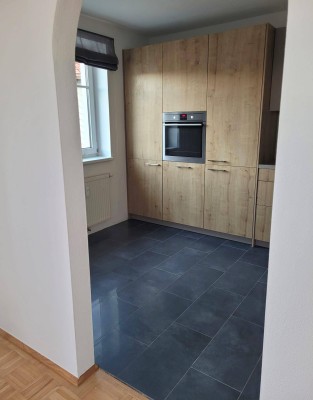 PROVISIONSFREIE 3-Zimmer-Wohnung in Gmunden ** ZWEI Tiefgaragenplätze möglich ** Balkon mit Gebirgsblick auf Grünberg und Traunstein ** Kaminanschluss ** Nebenwohnsitz möglich