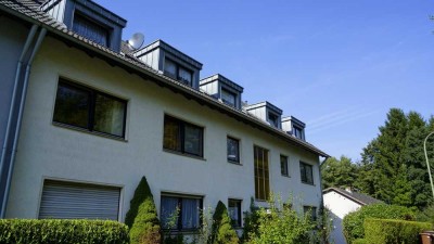 Modernisierte Dachgeschosswohnung für Einzelperson in Overath