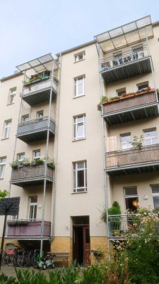 Familienfreundliche 4-Zimmer-Wohnung mit Balkon & Gäste-WC!