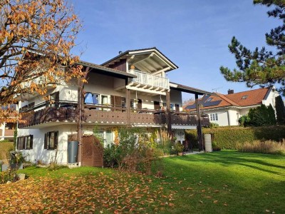 Panoramabergblick in bester Wohnlage- exklusive 3-Zimmer-DG-Wohnung