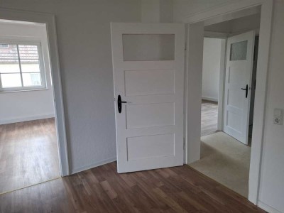 2-Raum-Whg., Bad mit Fenster, Badewanne incl. Dusche, neu renoviert / auch ALG I/II mögl.