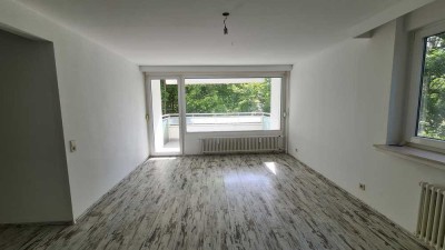 Gepflegte Wohnung mit 3,5 Zimmern und Balkon in Eppstein- Bremtal