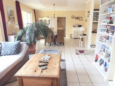 Barrierefreier, junger 3 Zimmer Bungalow mit Garten und Pool in guter, ruhiger Lage