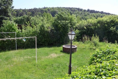 Ruhig gelegene Doppelhaushälfte am Rand des Ortes Ebern - teilweise vermietet