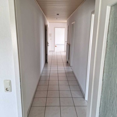 TOP gehobene 3,5 ZKB Wohnung 108m² mitten in Griesheim.