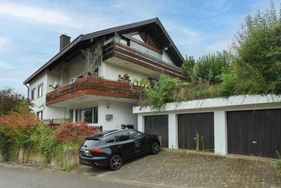 Ruhig gelegene 1,5-Zimmer-Wohnung mit großem Balkon, Einbauküche und Garage in Inzlingen