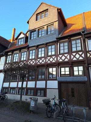 Komplett sanierte, möblierte Wohnung in ruhiger, zentraler Lage zu vermieten