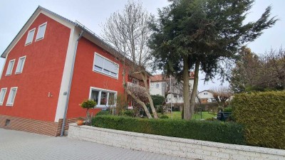 Sonnige moderne 5 - Zimmer Wohnung mit Balkon in ruhiger Lage, Nähe Scr Lage in Vilseck zu vermieten