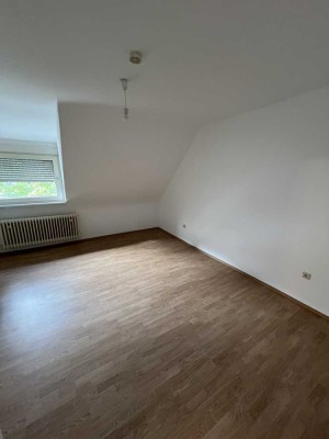 Charmante 3 ZKB Dachgeschosswohnung
