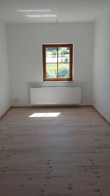 3,5-Raum-Wohnung 105 qm ab Oktober zu vermieten inkl. Stellplater Innenausstattung in Hildburghausen