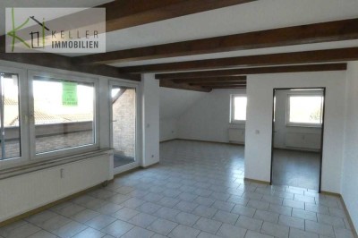 Tolle Dachgeschoss-Etagenwohnung mit Dachterrasse, Tageslichtbad, PKW-Stellplätze im Hof