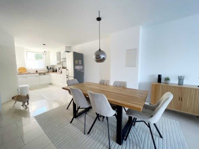 MODERNES REIHENMITTELHAUS  IN RUHIGER WOHNLAGE