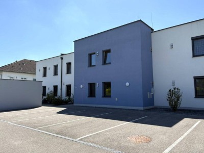 Moderne 3-Zimmer-Wohnung mit Loggia in ruhiger Siedlungslage