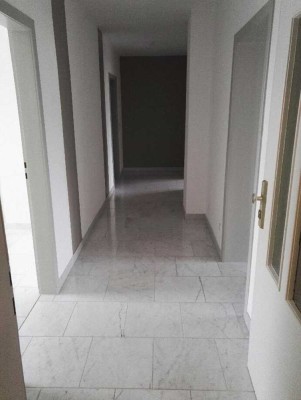 Schöne 3-Zimmer-Wohnung mit Küche, Diele & Bad in der oberen Haldenerstr zu vermieten