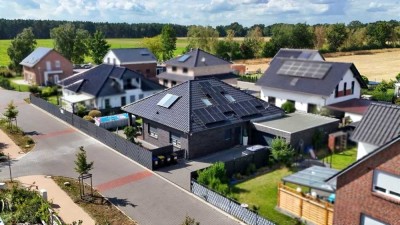 Adelheidsdorf – Modernes Einfamilienhaus in naturnaher Lage