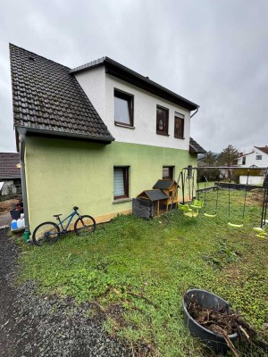 Freistehendes Einfamilienhaus in ruhiger Lage – erneuert, modern, sofort bezugsbereit…