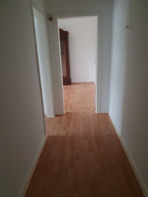 Attraktive und vollständig renovierte 2-Raum-EG-Wohnung in Dortmund