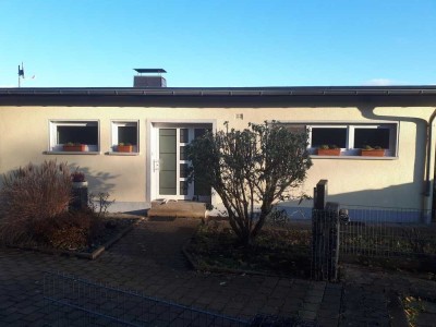 Großzügig geschnittener Bungalow mit Einliegerwohnung in Saarbrücken-Bischmisheim