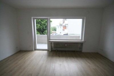 Schöne helle 3 Zimmer Wohnung im ersten Obergeschoss mit Garage neu zu vermieten!