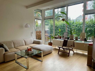 Charmante und helle 2-Zimmer Erdgeschosswohnung mit Garten in Frankfurt-Niederrad