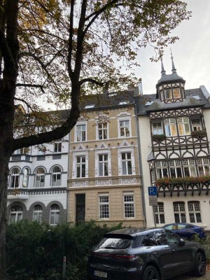 Komplett möblierte  Altbauwohnung mit Balkon im Zentrum von Neuss