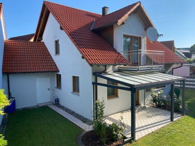 2-Familenhaus/Generationenhaus in top Zustand - 2 Einbauküchen - überdachte Terrasse