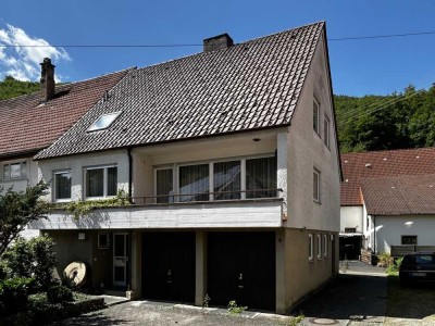 Geräumiges Haus mit großem Grundstück und Lagerflächen direkt an der Schmiech