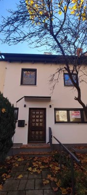 Reihenmittelhaus komplett neu renoviert in Eichenau