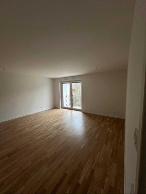 Neuwertige 2-Zimmer-Wohnung mit Balkon und EBK in Frankfurt am Main