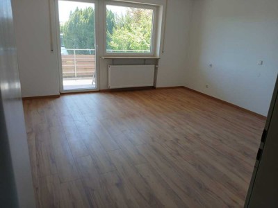 Geschmackvolle, kernsanierte 3-Zimmer-Wohnung mit Balkon, Stellplatz und neuer EBK in Bad Waldsee