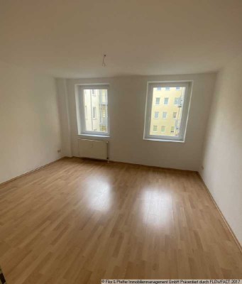 Helle Dachgeschosswohnung - WG-geeignet -