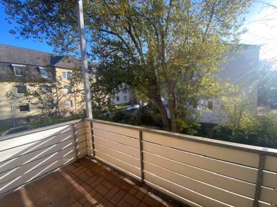 Hübsche Altbauwohnung in Uni-Nähe mit Balkon - ideal für Studenten