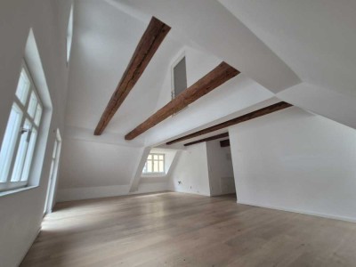 3,5-Zimmer-Maisonette-Wohnung mit Balkon