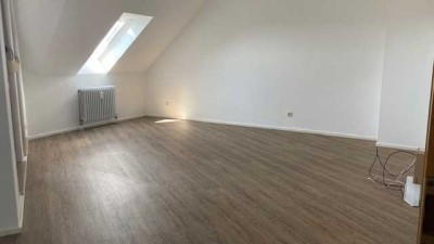 Großzügige 2-Zimmer-DG-Wohnung in Friedrichshafen/Ailingen