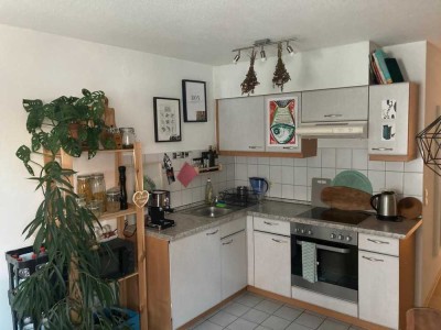 Gepflegte 2-Zimmer-Hochparterre-Wohnung mit Einbauküche in Marbach am Neckar