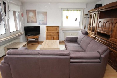 2 ZIMMER-WOHNUNG MIT LOGGIA UND STELLPLATZ !!!