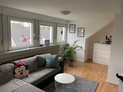 Ruhige helle 45qm Dachgeschosswohnung Fuhlenbrock 450€ + 45€ Stellplatz (neue Bodenrenovierung)