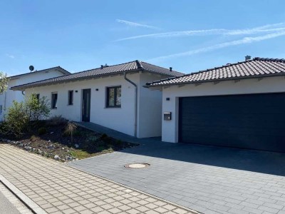 Bungalow mit vier Zimmern und Einbauküche in Perkam