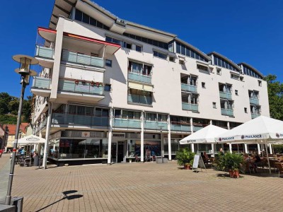 2,5-Zimmer-Wohnung mit Balkon, EBK und Kellerraum in der Fußgängerzone